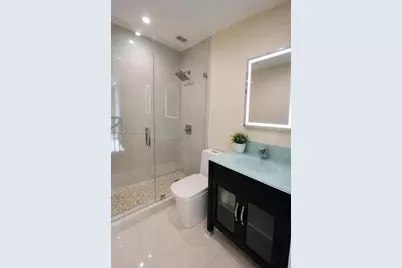 9069 NW 193rd St, Hialeah, FL 33018 - Photo 13