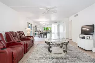 435 Lakeview Dr, Weston, FL 33326 - Photo 13