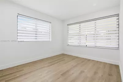 1260 NE 155th St, North Miami Beach, FL 33162 - Photo 17