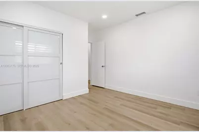 1260 NE 155th St, North Miami Beach, FL 33162 - Photo 27