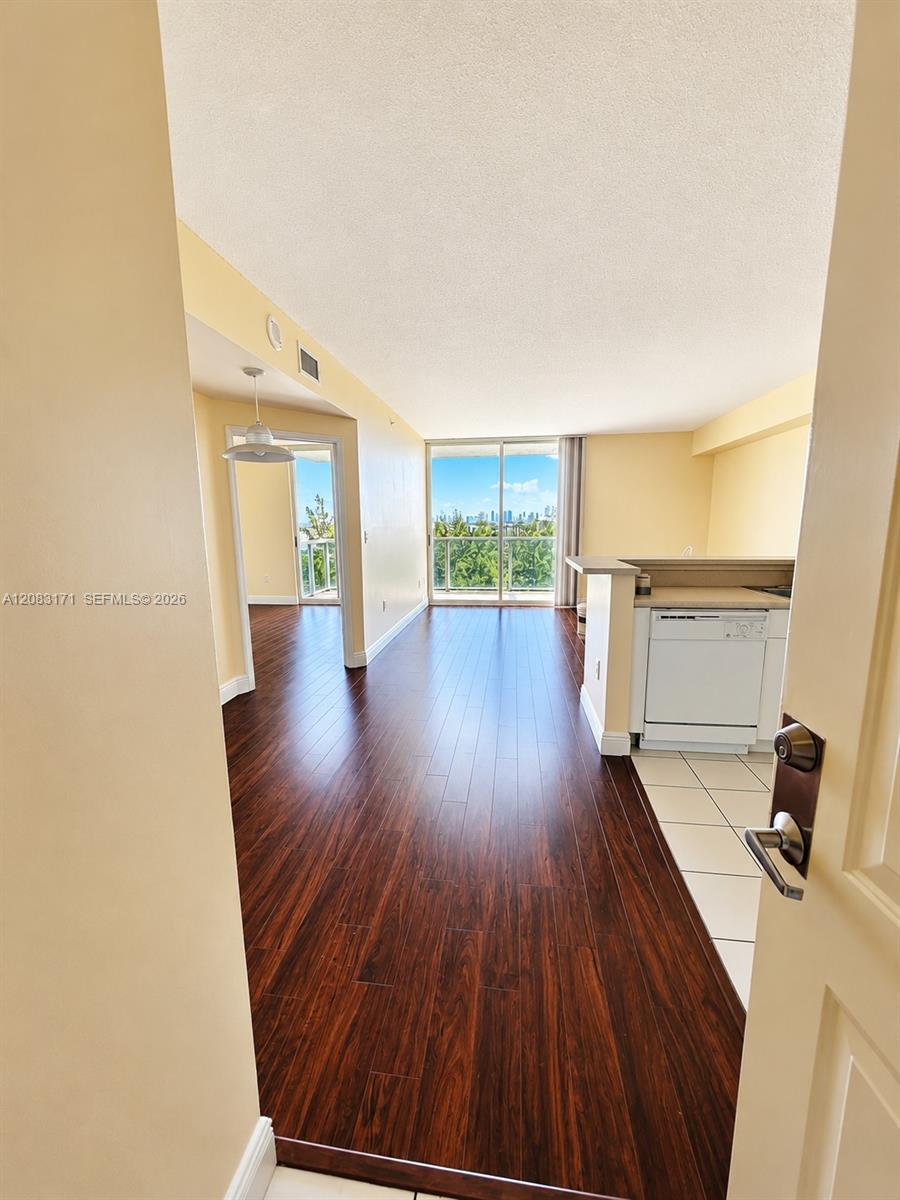 5077 NW 7th St #1105 - 5077 NW 7th St #1105, Miami, FL 33126 Luxury Property | Jose Angel Pina