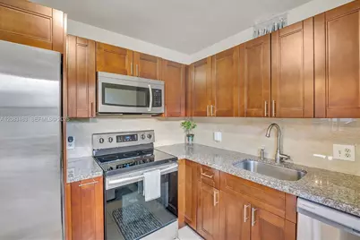 150 SW 134th Way #304R, Pembroke Pines, FL 33027 - Photo 3