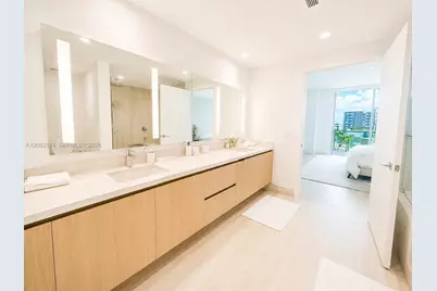 2411 Laguna Cir #709, Miami, FL 33181 - Photo 13
