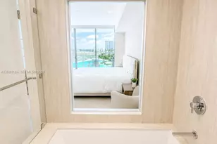 2411 Laguna Cir, Miami, FL 33181 - Photo 15