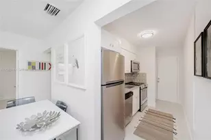 6210 SW 59th Pl, South Miami, FL 33143 - Photo 7
