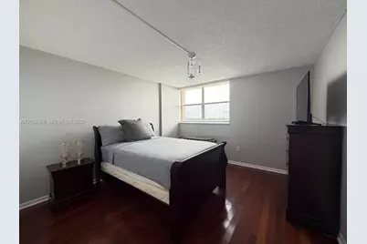 900 NE 195th St #703, Miami, FL 33179 - Photo 11