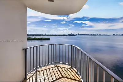 11930 N Bayshore Dr #1405, North Miami, FL 33181 - Photo 9