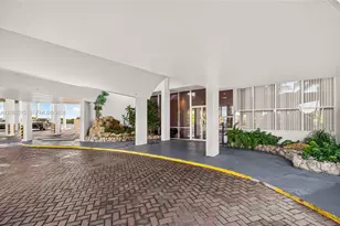 11930 N Bayshore Dr, North Miami, FL 33181 - Photo 53