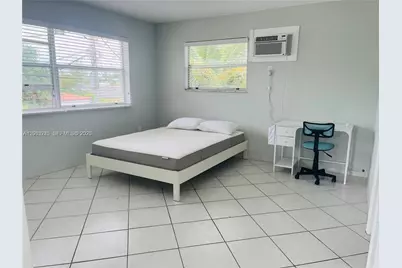 7725 Carlyle Ave #7, Miami Beach, FL 33141 - Photo 11
