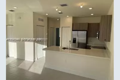 6453 NW 102nd Path #301, Doral, FL 33178 - Photo 3