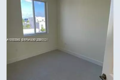6453 NW 102nd Path #301, Doral, FL 33178 - Photo 9