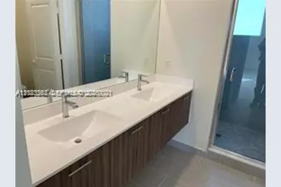 6453 NW 102nd Path #301, Doral, FL 33178 - Photo 15
