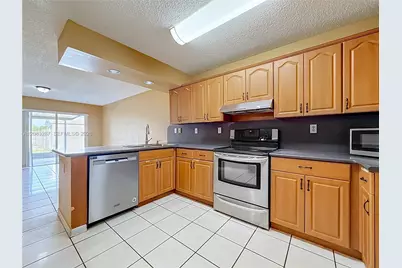 18396 SW 138th Ct, Miami, FL 33177 - Photo 5