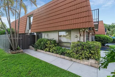 1427 SW 109th Way, Davie, FL 33324 - Photo 31