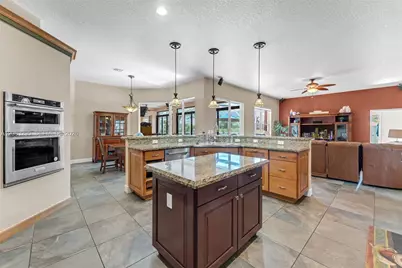 2825 Fairways Dr, Homestead, FL 33035 - Photo 9