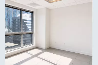 175 SW 7th St #1809, Miami, FL 33130 - Photo 5