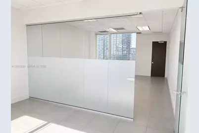 175 SW 7th St #1809, Miami, FL 33130 - Photo 3