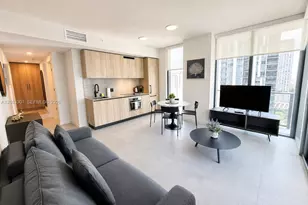 121 NE 5th St, Miami, FL 33132 - Photo 3