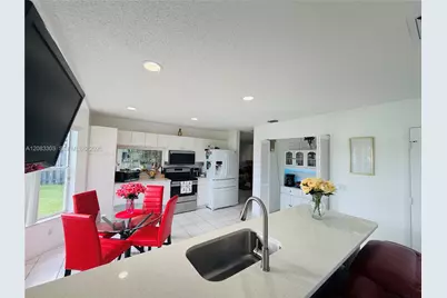 10664 Oak Lake Way, Boca Raton, FL 33498 - Photo 11