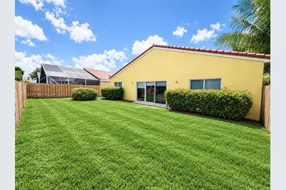 1738 SW 108th Way, Davie, FL 33324 - Photo 13