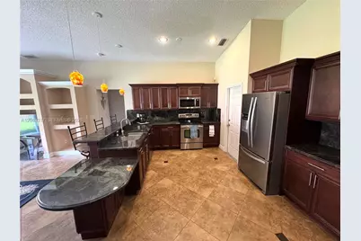 1738 SW 108th Way, Davie, FL 33324 - Photo 7