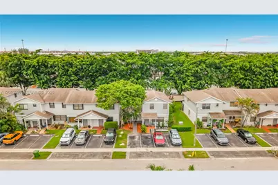 10554 NW 3rd St #0, Pembroke Pines, FL 33026 - Photo 21