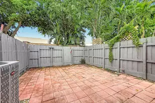 10554 NW 3rd St, Pembroke Pines, FL 33026 - Photo 17