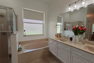 2016 Schooner Ln, Weston, FL 33327 - Photo 11