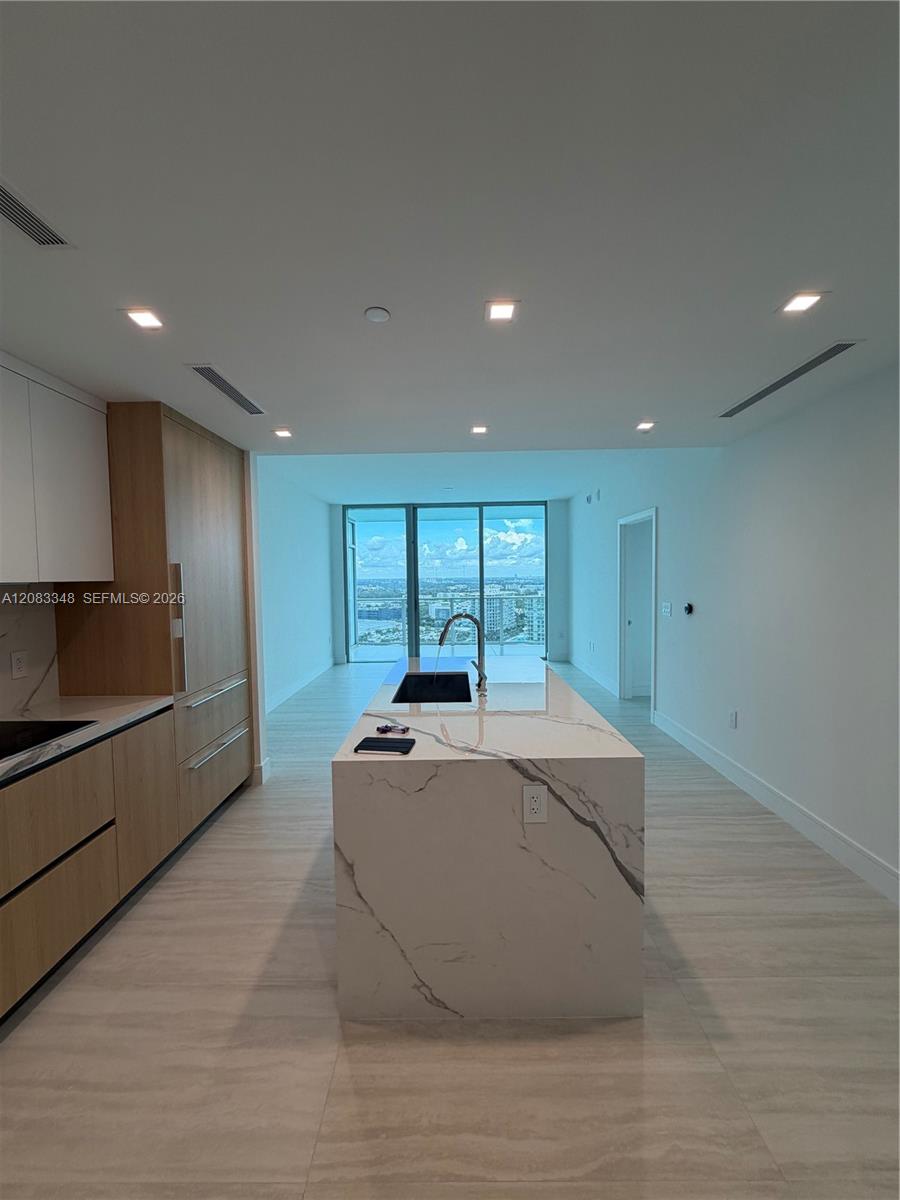 2411 Laguna Cir #2307 - 2411 Laguna Cir #2307, North Miami, FL 33181 Luxury Property | Jose Angel Pina