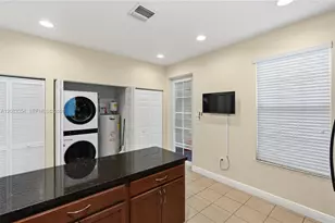 1129 SW 147th Ter, Pembroke Pines, FL 33027 - Photo 9