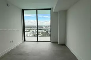 2411 Laguna Cir, North Miami, FL 33181 - Photo 9