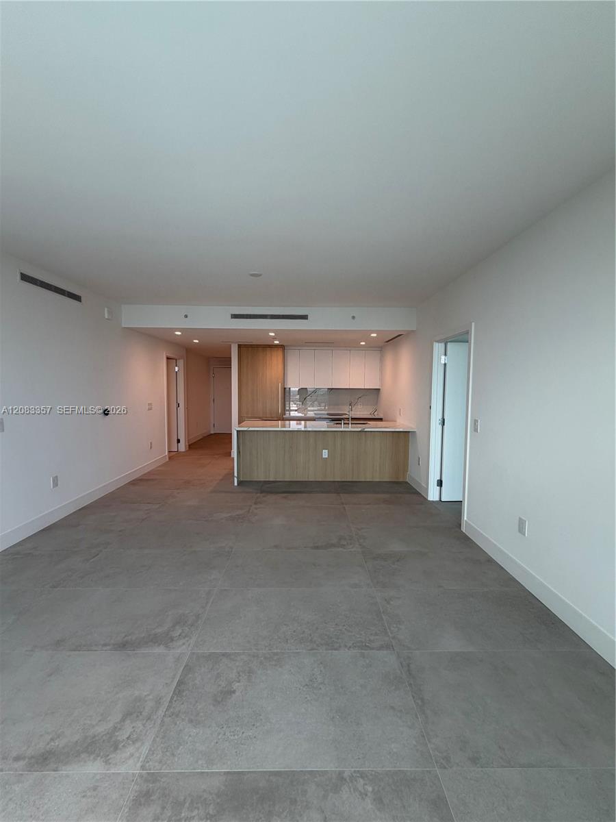 2411 Laguna Cir #2508 main architectural view