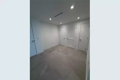2411 Laguna Cir #2508, North Miami, FL 33181 - Photo 3