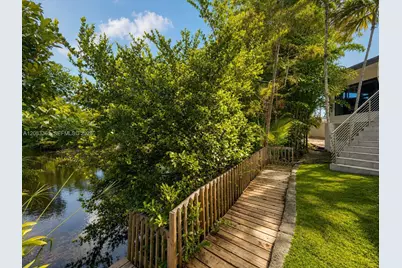 6025 SW 72nd Avenue, Miami, FL 33143 - Photo 1