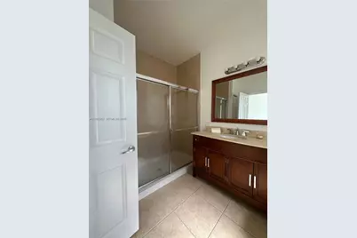 7512 NW 108th Path, Doral, FL 33178 - Photo 9