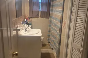 2940 NW 163rd St, Miami Gardens, FL 33054 - Photo 11