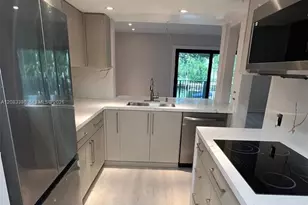 6855 Edgewater Dr, Coral Gables, FL 33133 - Photo 3