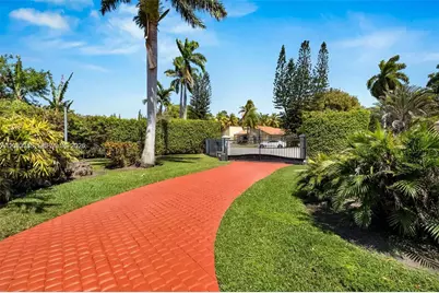 7080 SW 98th Ave, Miami, FL 33173 - Photo 3