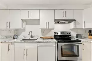 1051 Meridian Ave, Miami Beach, FL 33139 - Photo 9