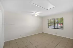 1749 SW 81st Ln, Davie, FL 33324 - Photo 25