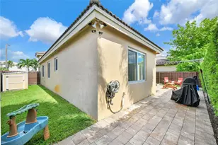 1375 SW 105th Ave, Pembroke Pines, FL 33025 - Photo 43