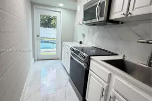 6781 Park St, Hollywood, FL 33024 - Photo 15