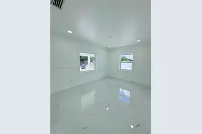 82 E 16th St, Hialeah, FL 33010 - Photo 23