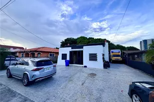 1829 NW 5th St, Miami, FL 33125 - Photo 1