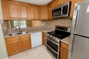 3410 Foxcroft Rd, Miramar, FL 33025 - Photo 11