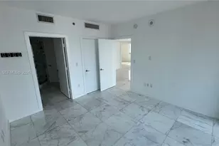 55 SE 6th St, Miami, FL 33131 - Photo 15