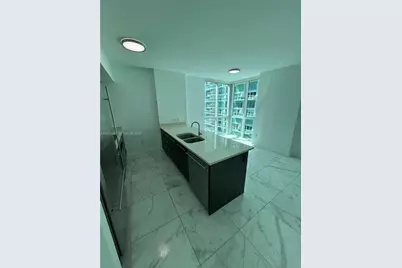 55 SE 6th St #2101, Miami, FL 33131 - Photo 3
