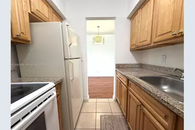 500 Layne Blvd #15, Hallandale Beach, FL 33009 - Photo 11