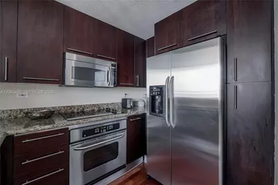 6515 Collins Ave #1405, Miami Beach, FL 33141 - Photo 15