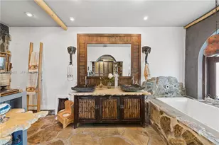 1150 N Biscayne Point Rd, Miami Beach, FL 33141 - Photo 37